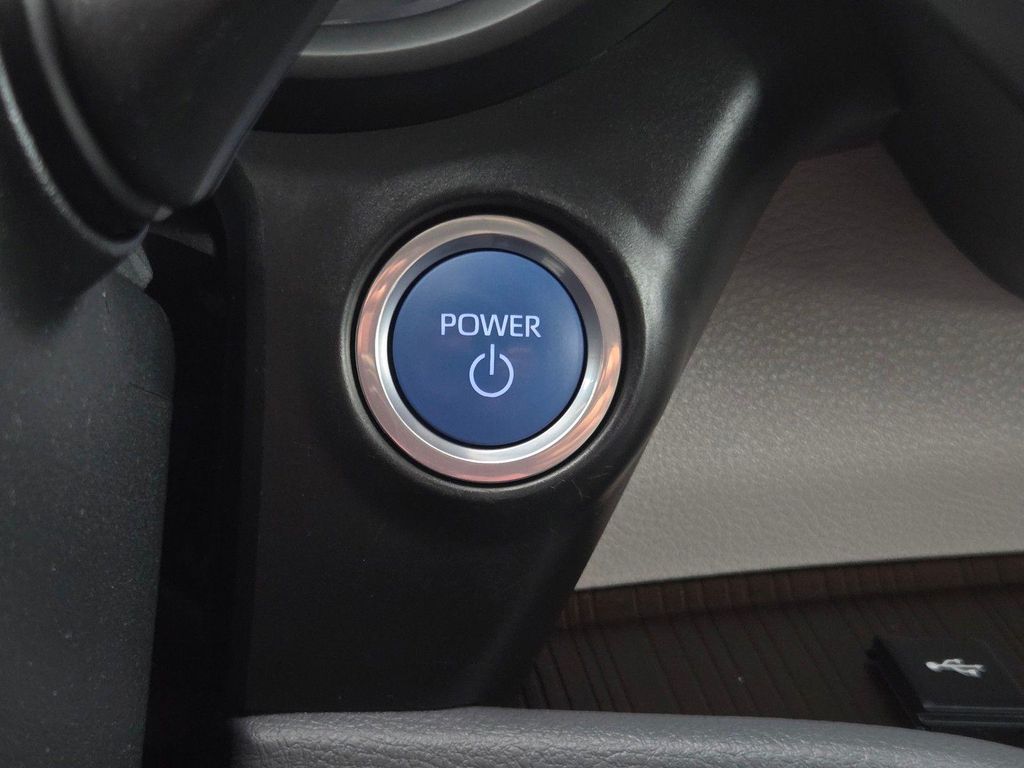 2021 Toyota SIENNA XLE 7 PASSENGER photo 20