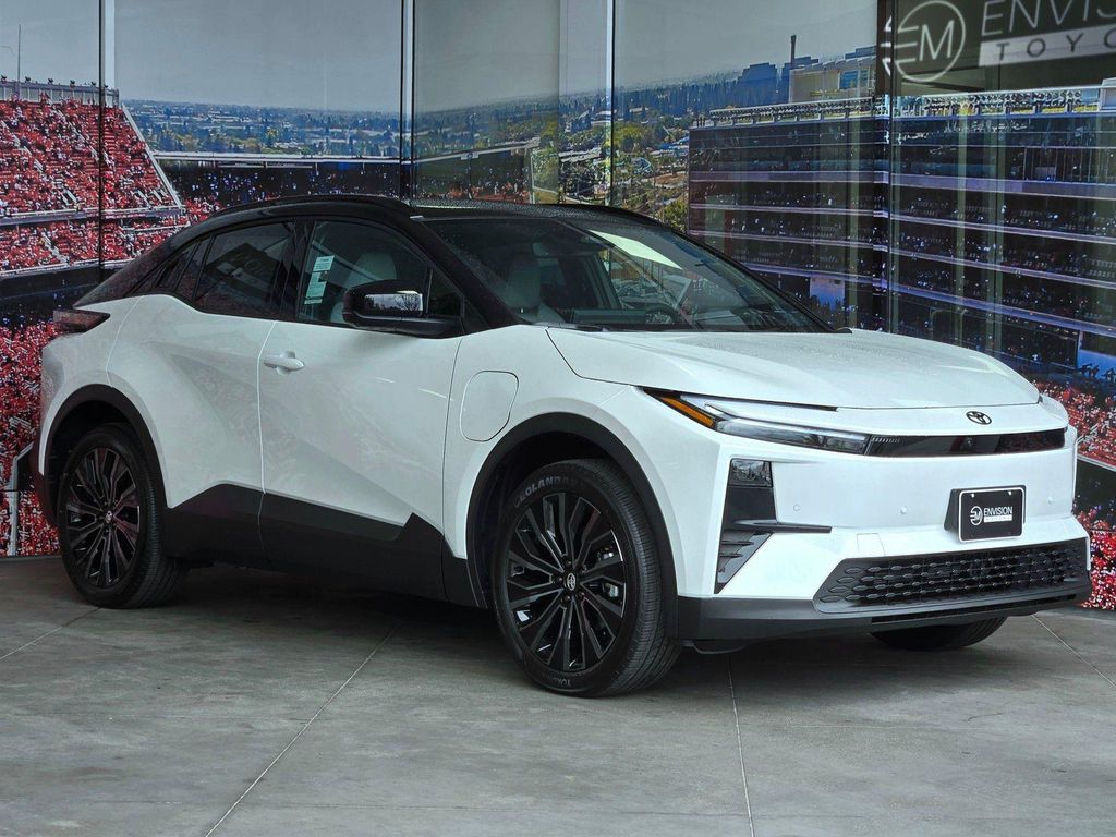 New 2026 Toyota C-HR XSE