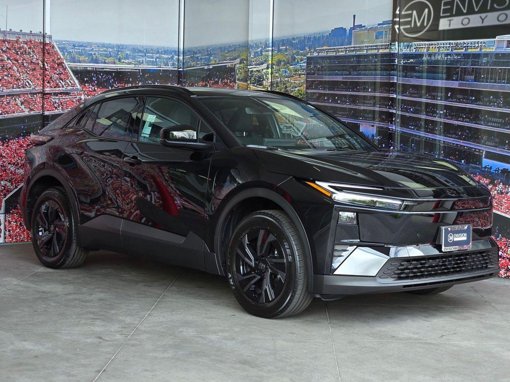 New 2026 Toyota C-HR SE