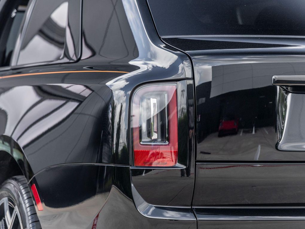 صورة مصغرة 14 لـ 2026 ROLLS-ROYCE CULLINAN BLACK BADGE