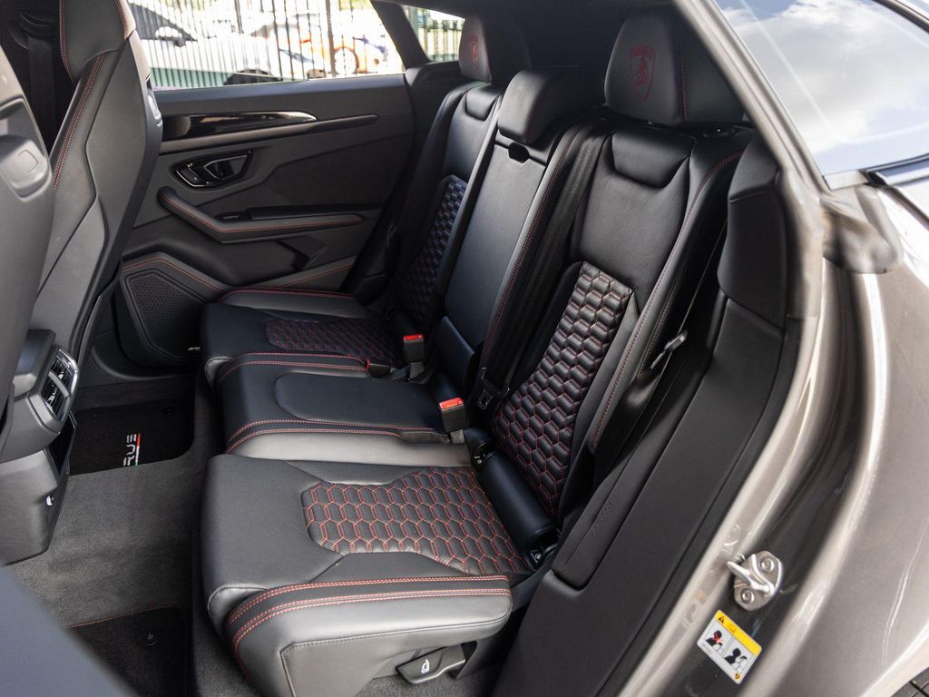 صورة مصغرة 39 لـ 2024 Lamborghini URUS S
