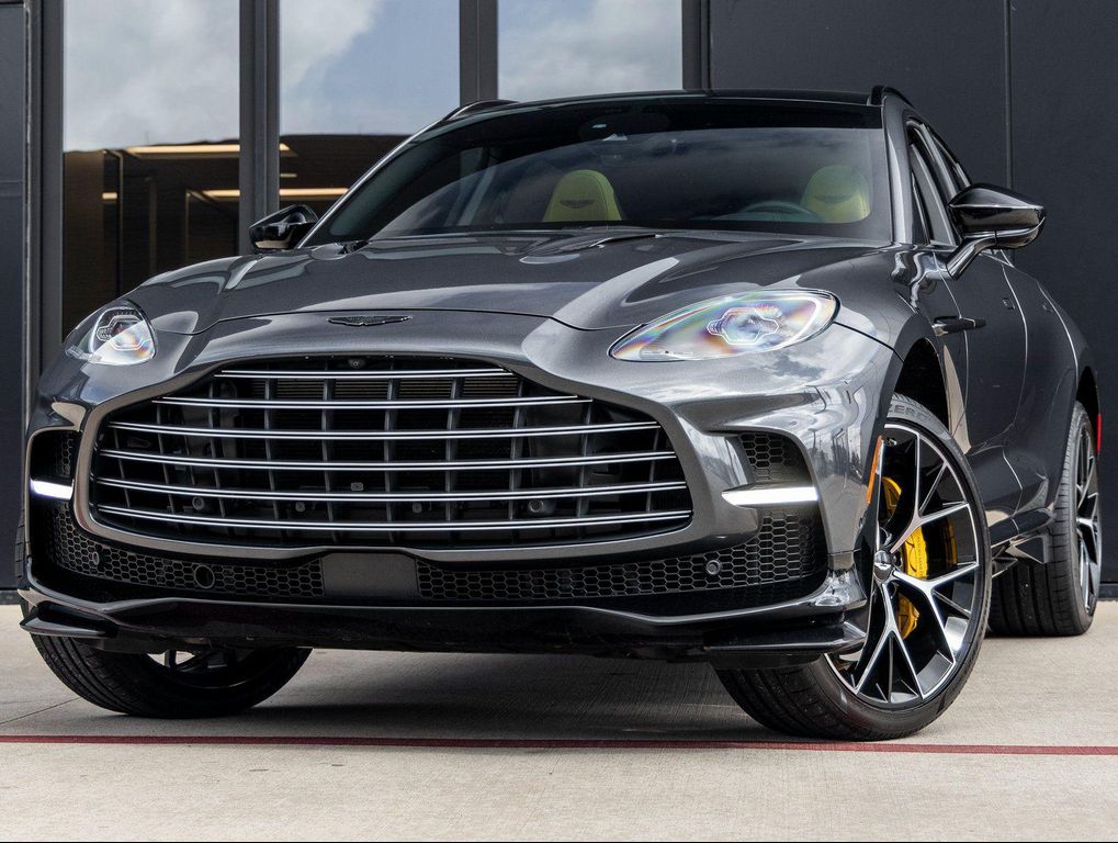 2024 Aston Martin DBX