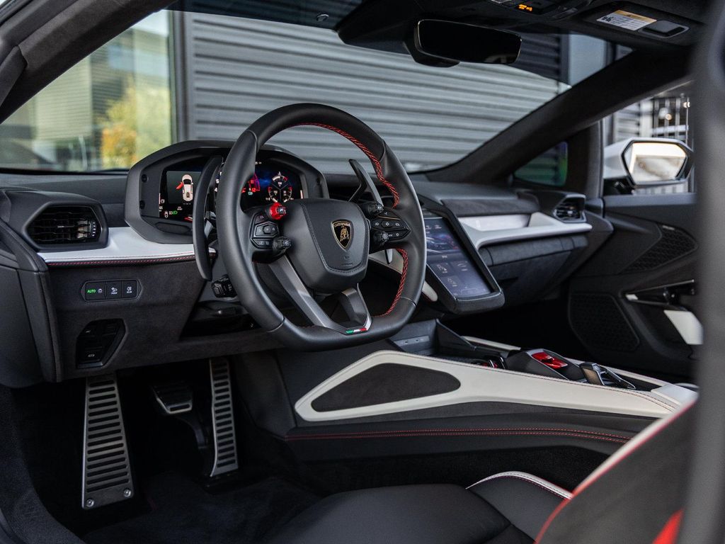 صورة مصغرة 37 لـ 2026 Lamborghini TEMERARIO