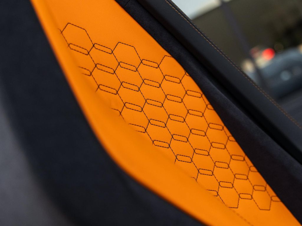 2025 Lamborghini REVUELTO BASE 缩略图 27
