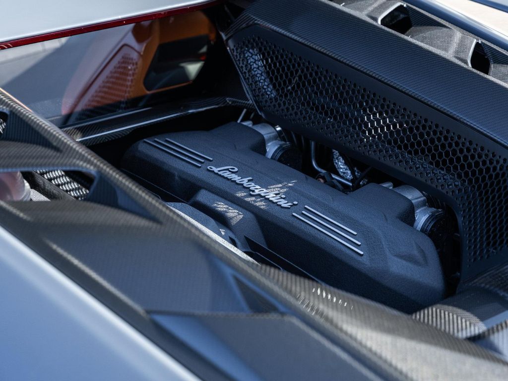 2025 Lamborghini REVUELTO BASE 缩略图 16