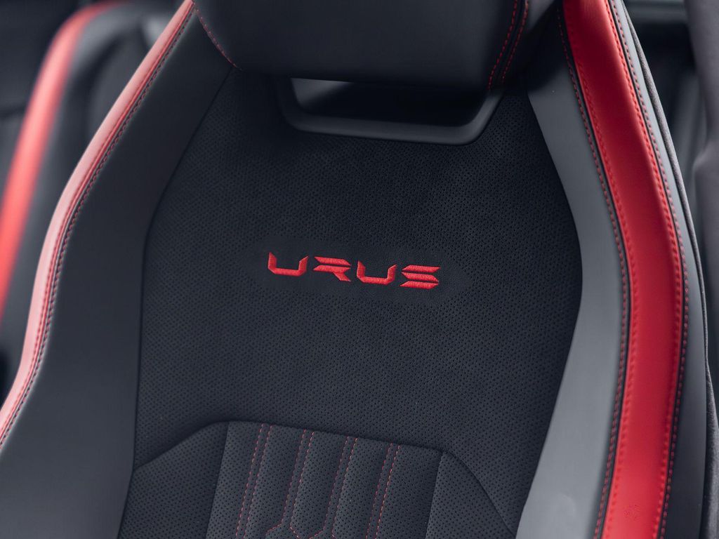 2024 Lamborghini URUS S — миниатюра 26