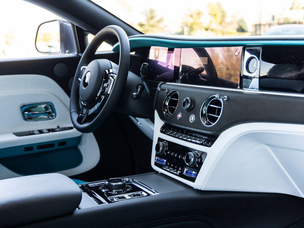 2025 ROLLS-ROYCE SPECTRE — миниатюра 49