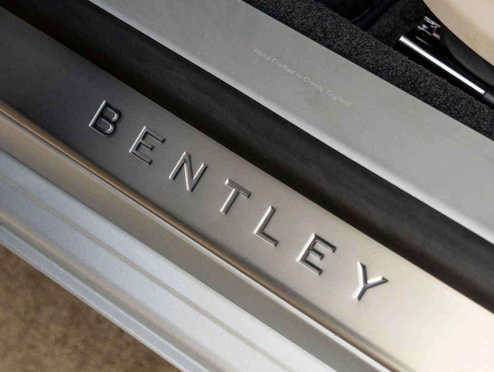 2026 Bentley FLYING SPUR V8 — миниатюра 25