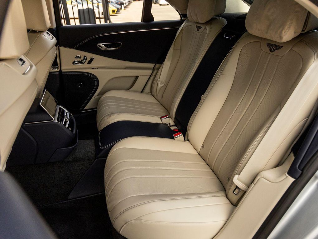 2026 Bentley FLYING SPUR V8 — миниатюра 42
