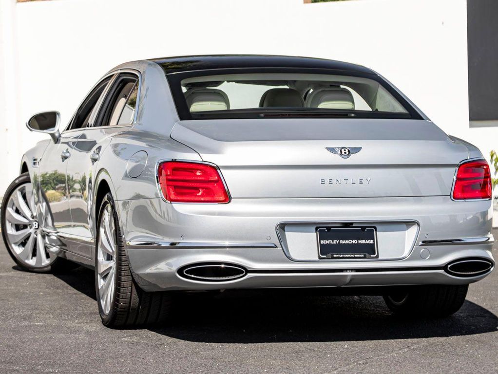 2026 Bentley FLYING SPUR V8 — фото 3