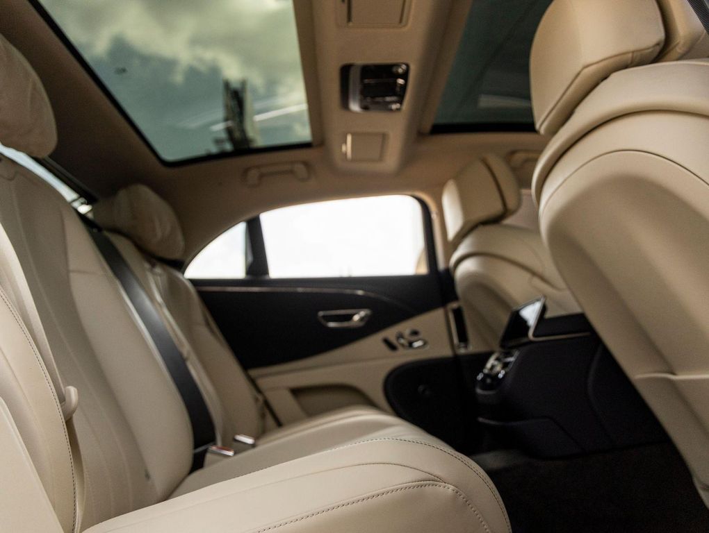 2026 Bentley FLYING SPUR V8 — миниатюра 46