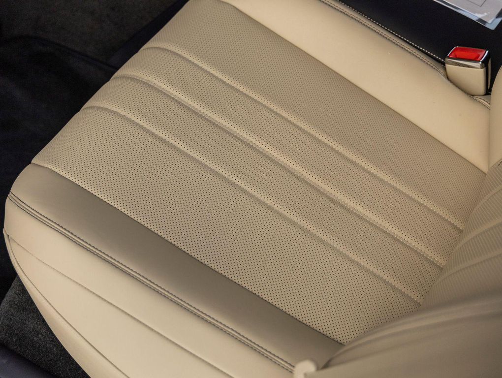 2026 Bentley FLYING SPUR V8 — миниатюра 40