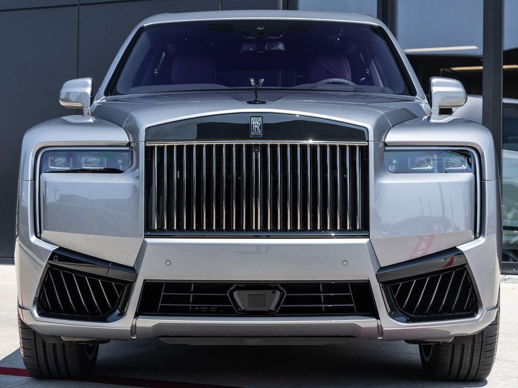 صورة 7 لـ 2027 ROLLS-ROYCE CULLINAN BLACK BADGE