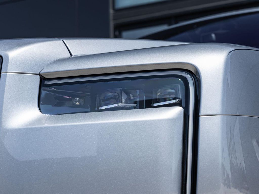 صورة مصغرة 18 لـ 2027 ROLLS-ROYCE CULLINAN BLACK BADGE