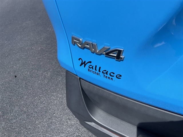 2020 Toyota RAV4 HYBRID XLE — фото 7