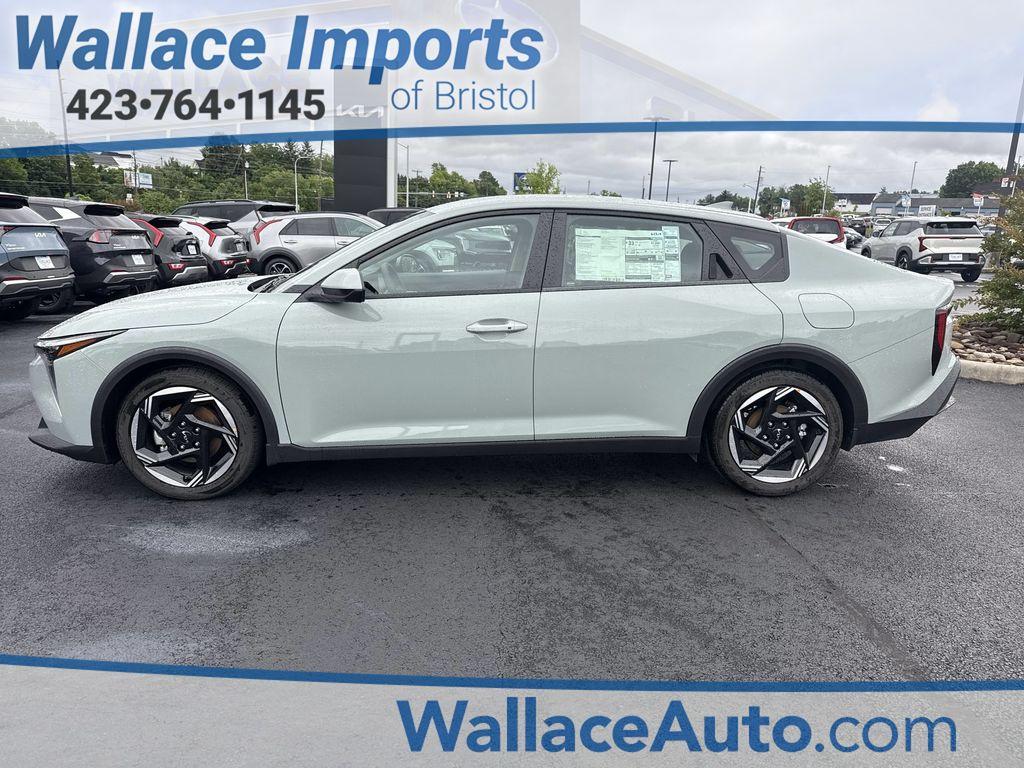 New 2025 Kia K4 EX
