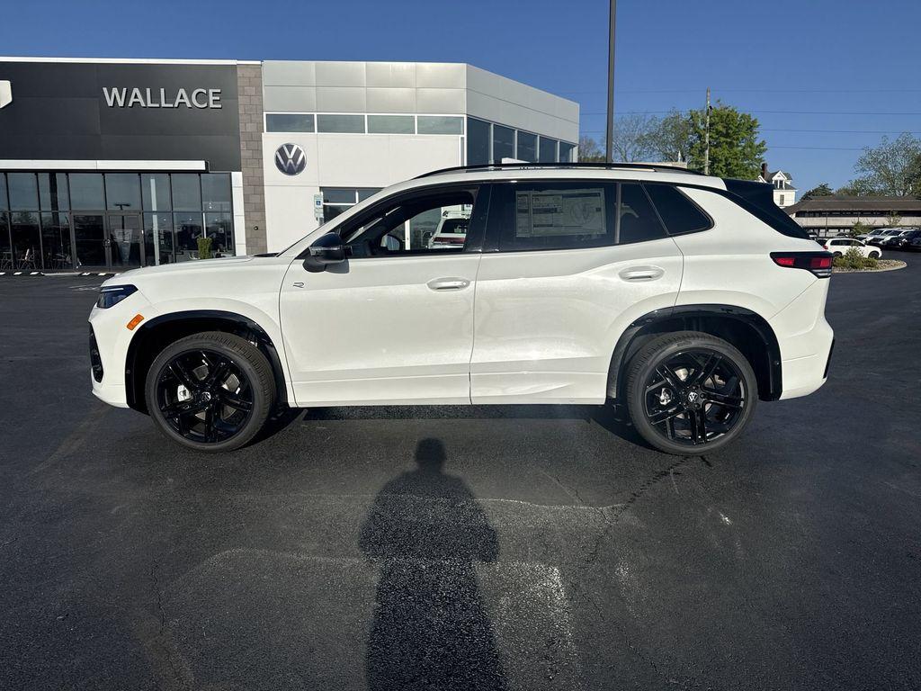 New 2026 Volkswagen Tiguan 2.0T SE R-Line Black