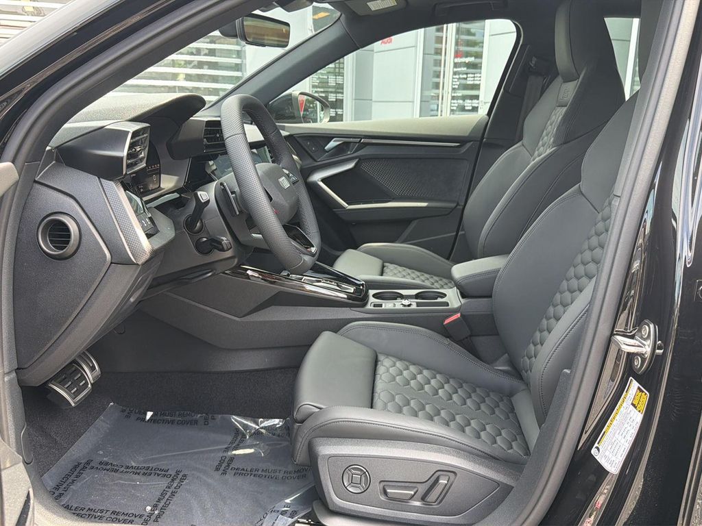 صورة 10 لـ 2026 AUDI RS 3 TFSI QUATTRO S TRONIC