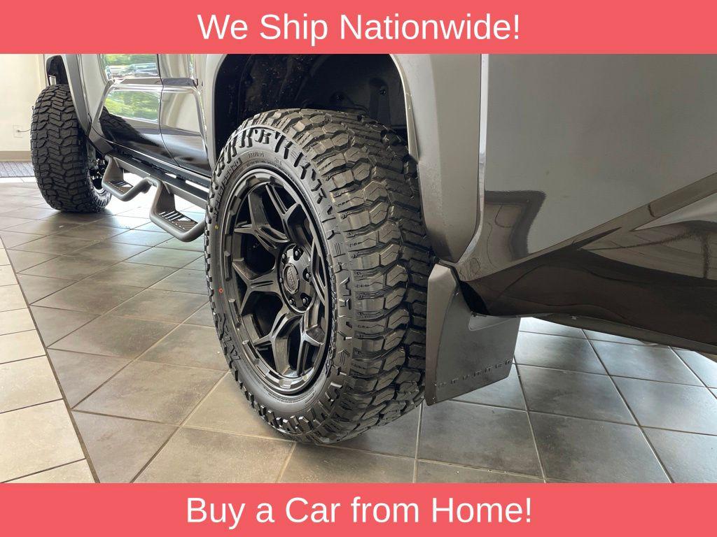 2026 Toyota 4RUNNER SR5 thumbnail 18