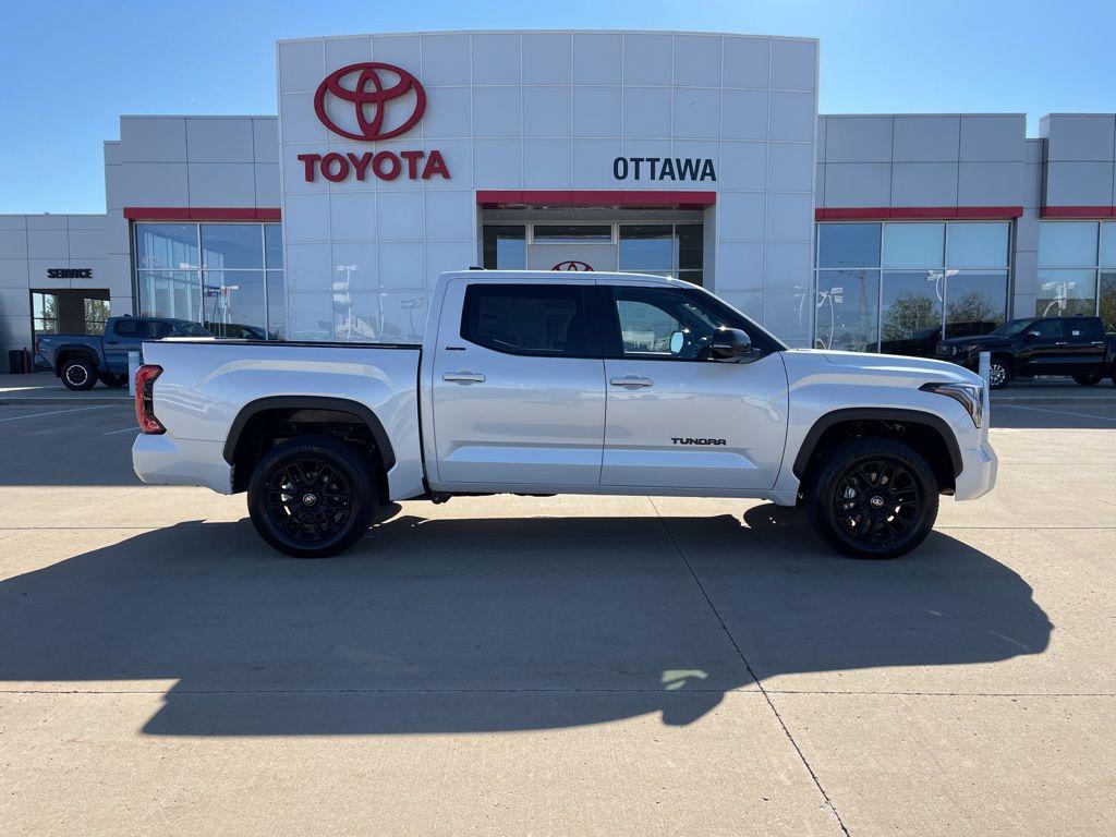 TOYOTA TUNDRA - 4