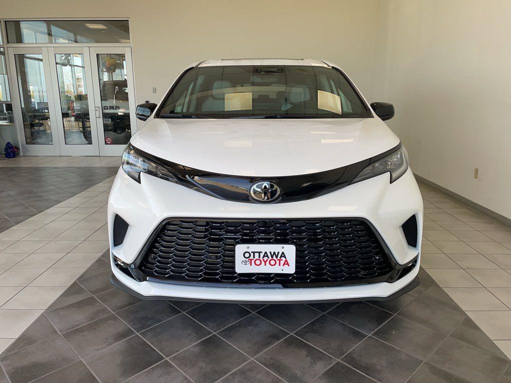 TOYOTA SIENNA - 3