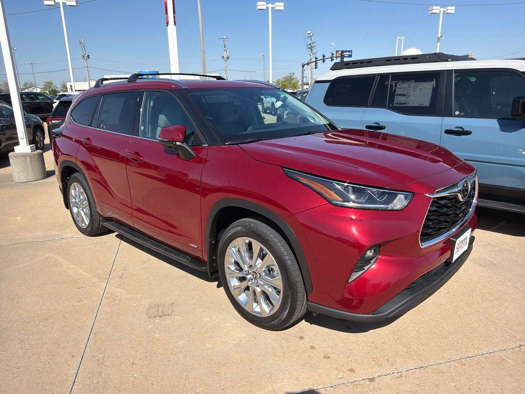 New 2026 Toyota Highlander Hybrid Limited