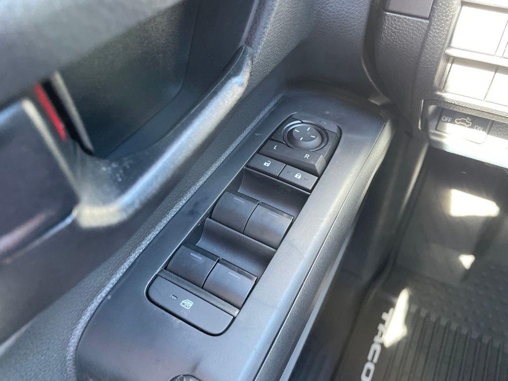 2026 Toyota TACOMA SR5 缩略图 26