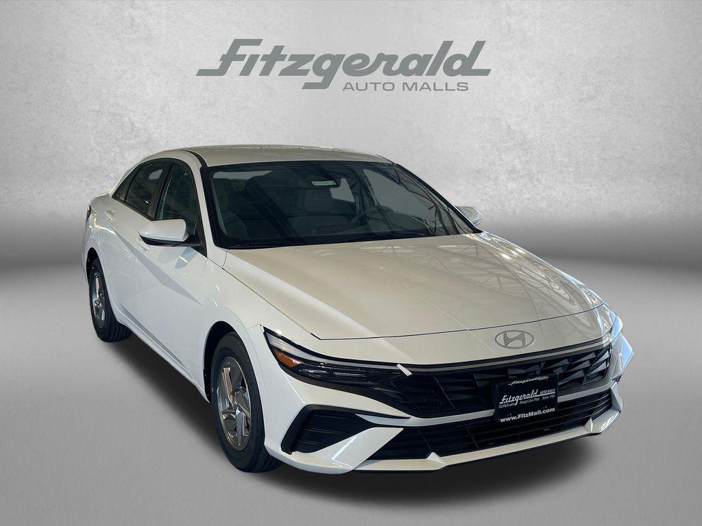 New 2026 Hyundai ELANTRA SE