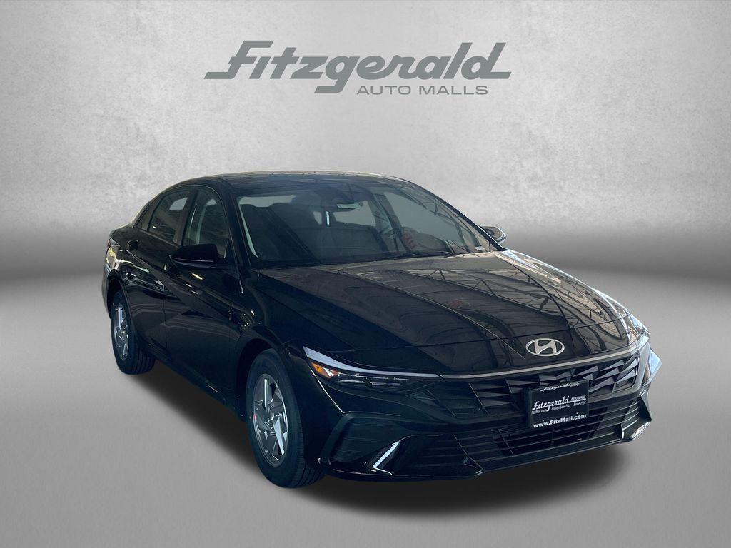 New 2026 Hyundai ELANTRA SE