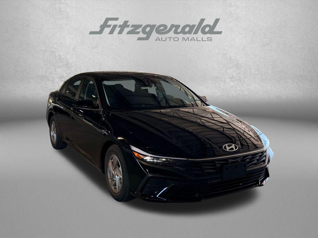 New 2026 Hyundai ELANTRA SE