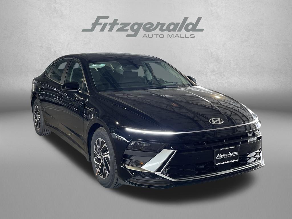 New 2026 Hyundai SONATA Hybrid Base