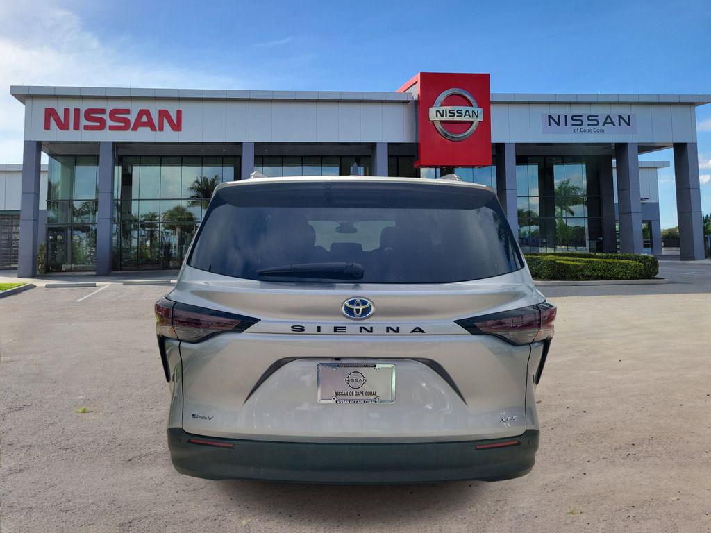TOYOTA SIENNA - 6