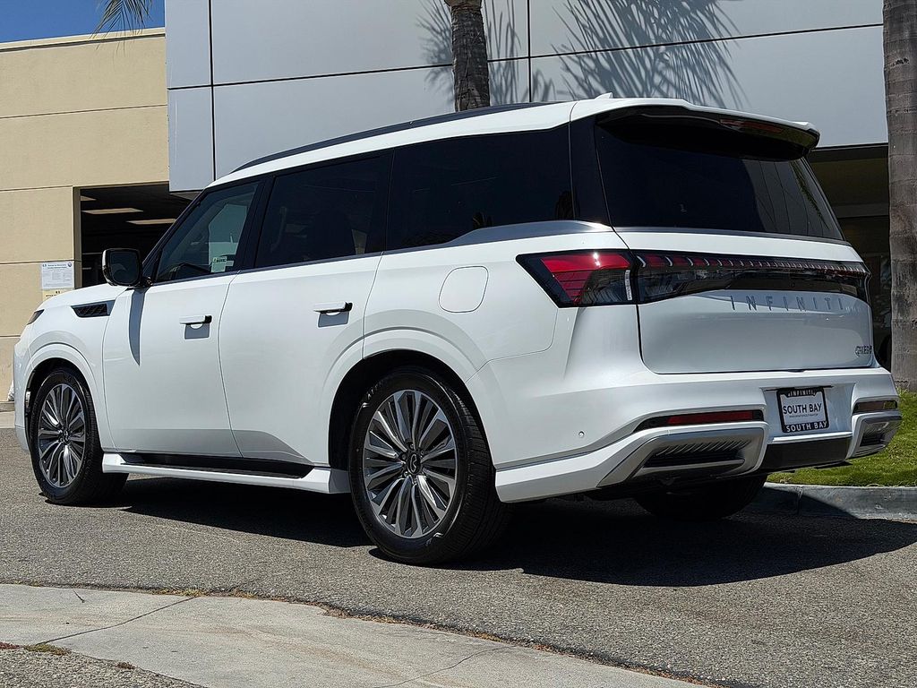 2027 Infiniti QX80 LUXE 照片 4
