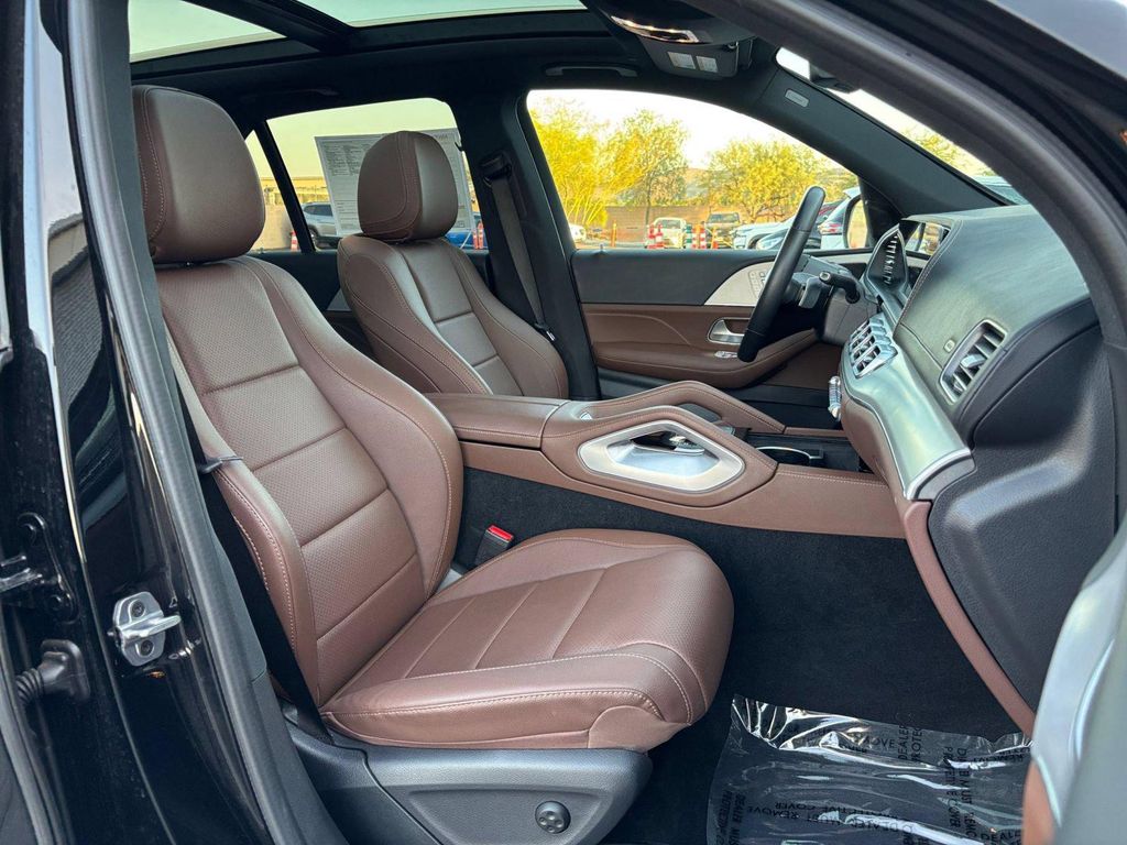 2026 Mercedes-BENZ GLE — миниатюра 34