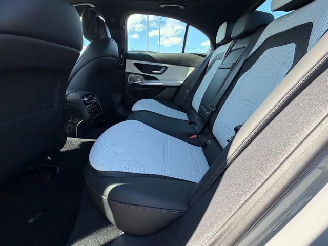 MERCEDES-BENZ E-CLASS - 7