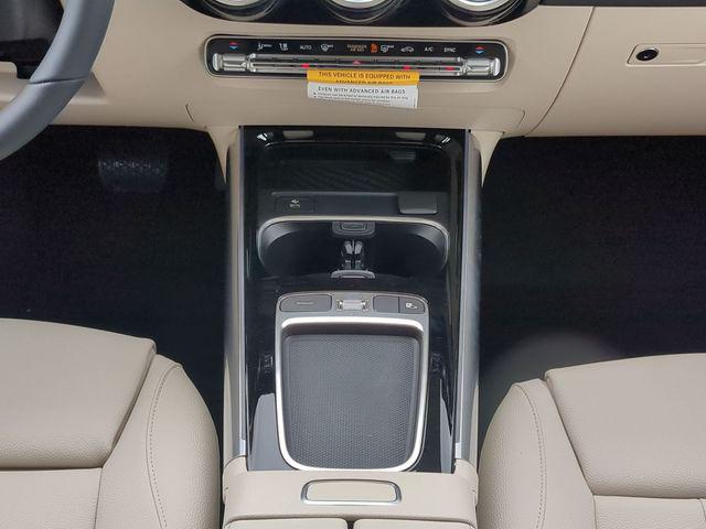 2026 Mercedes-BENZ GLA — миниатюра 12