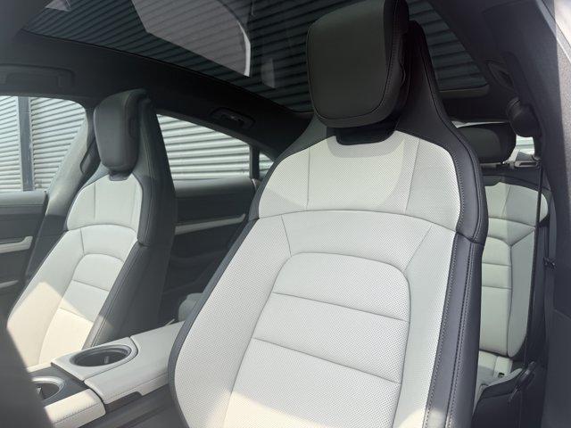 2026 Porsche TAYCAN 4 缩略图 14
