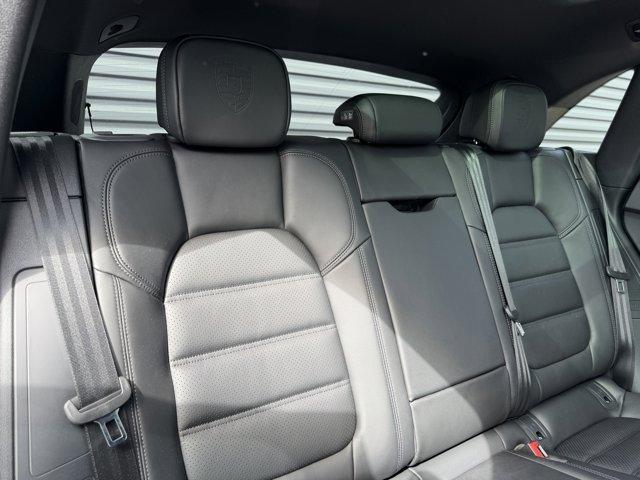 2026 Porsche MACAN BASE — миниатюра 19