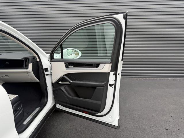 2026 Porsche CAYENNE BASE 缩略图 23