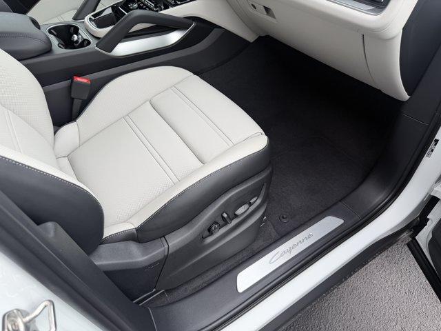 2026 Porsche CAYENNE BASE 缩略图 18