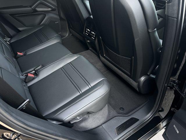 2026 Porsche CAYENNE TURBO 缩略图 25
