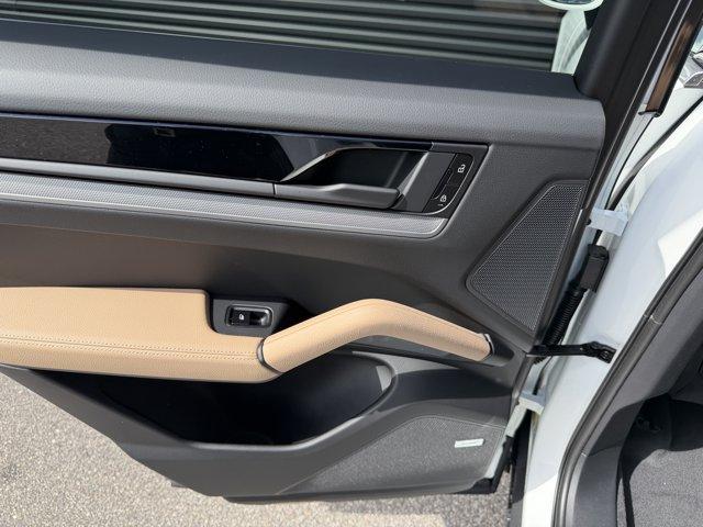 صورة مصغرة 17 لـ 2026 Porsche CAYENNE BASE
