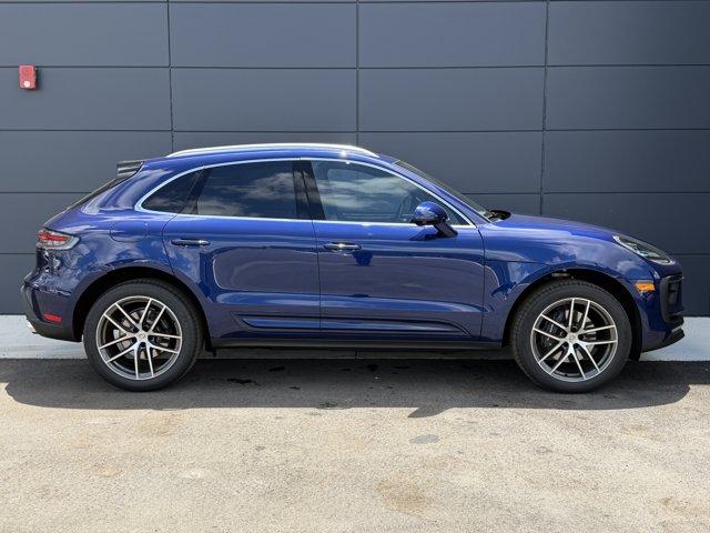 2026 Porsche MACAN BASE — фото 7