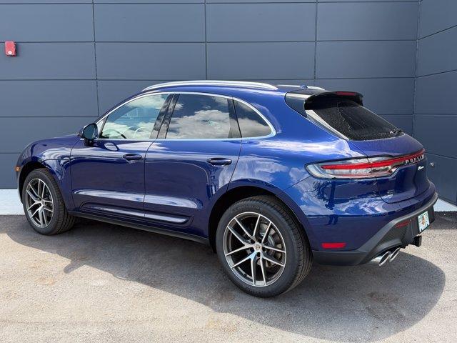 2026 Porsche MACAN BASE — фото 3