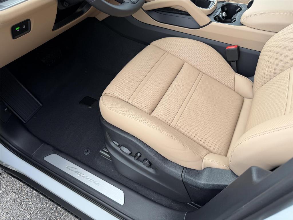 2026 Porsche CAYENNE AWD 缩略图 24
