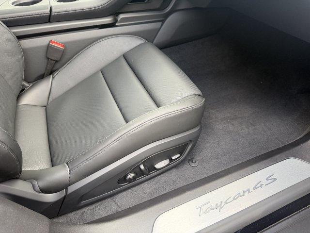 2026 Porsche TAYCAN 4S thumbnail 21