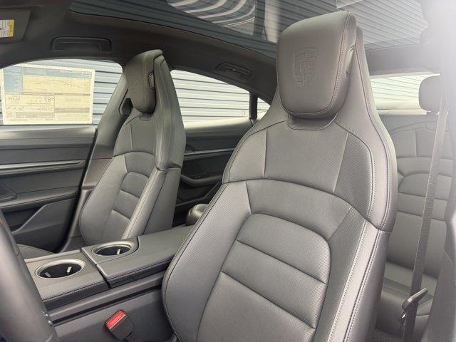 صورة 5 لـ 2026 Porsche TAYCAN 4S