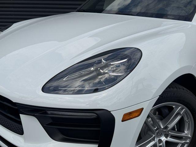 2026 Porsche MACAN BASE — миниатюра 11
