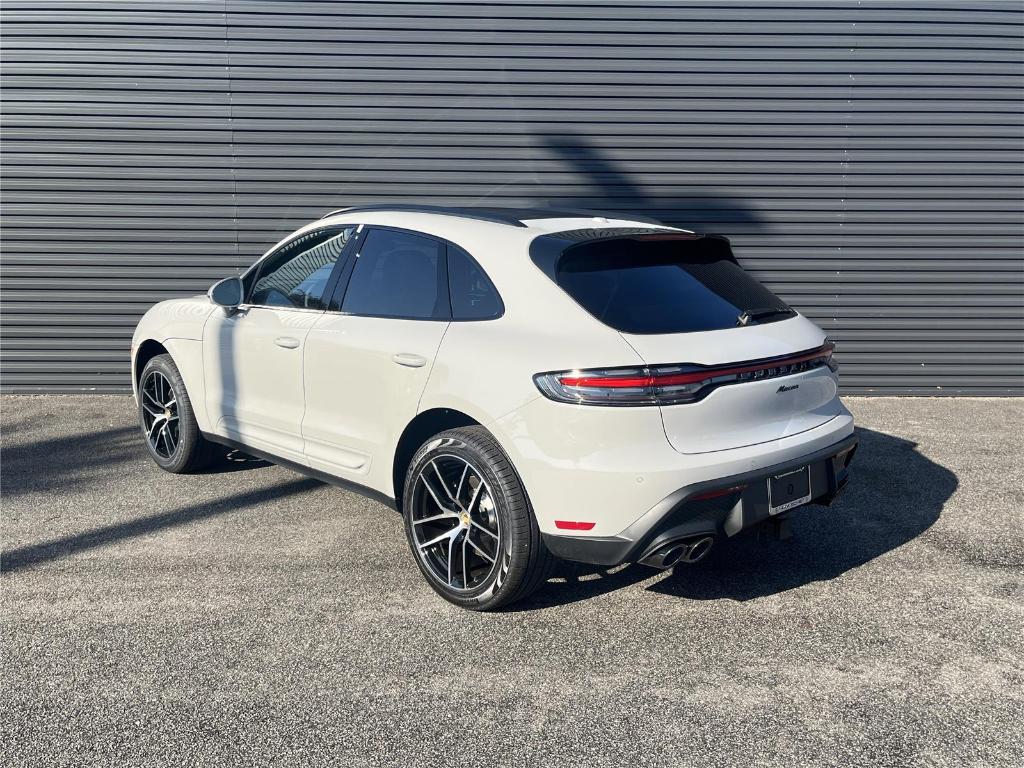 صورة 3 لـ 2026 Porsche MACAN BASE