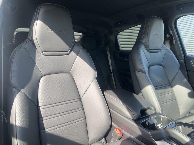 2025 Porsche CAYENNE TURBO 缩略图 31